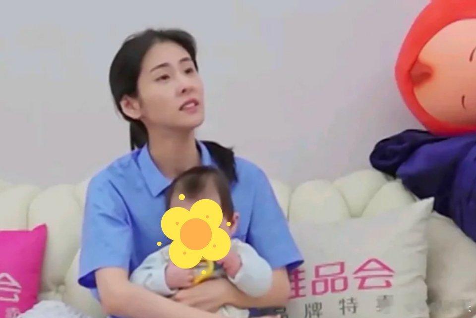 同样都是偷偷生子，张碧晨赢麻了，黄一鸣却输的一败涂地，同为单身女性，她俩唯一的区
