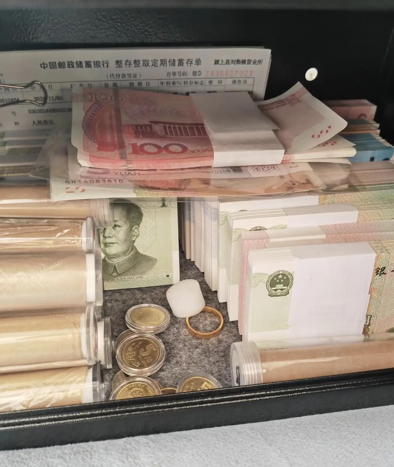 千万别把存款交给别人保管，老婆、父母、子女都不行，钱得攥在自己手里。曾仕强就说过