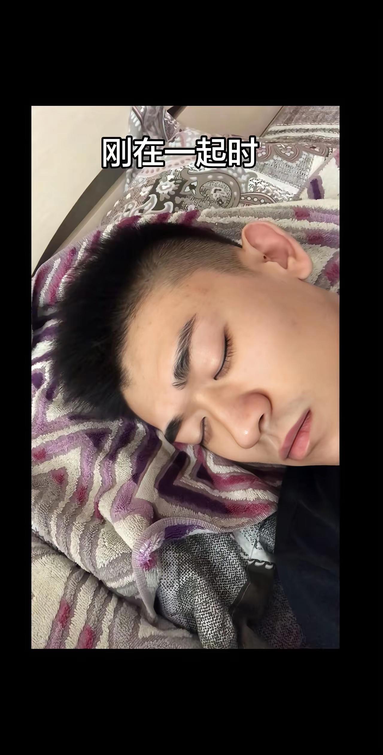 五官只要端正，青春年华就都很美，但是一旦踏上四十左右的年龄，青春期的美丽就逐渐枯