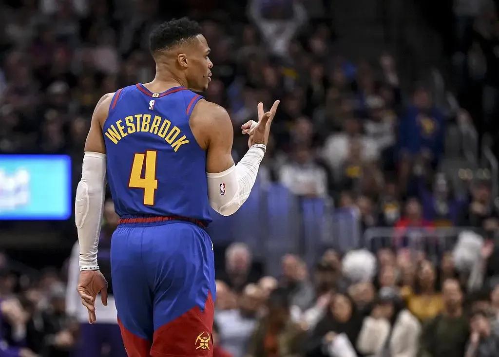拉塞尔·威斯布鲁克（Russell Westbrook）在不同球队中的表现和角色