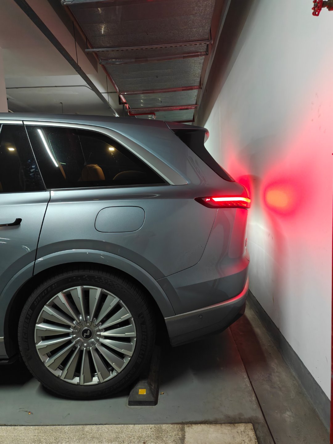 车可以越做越大，但车位它不能呀