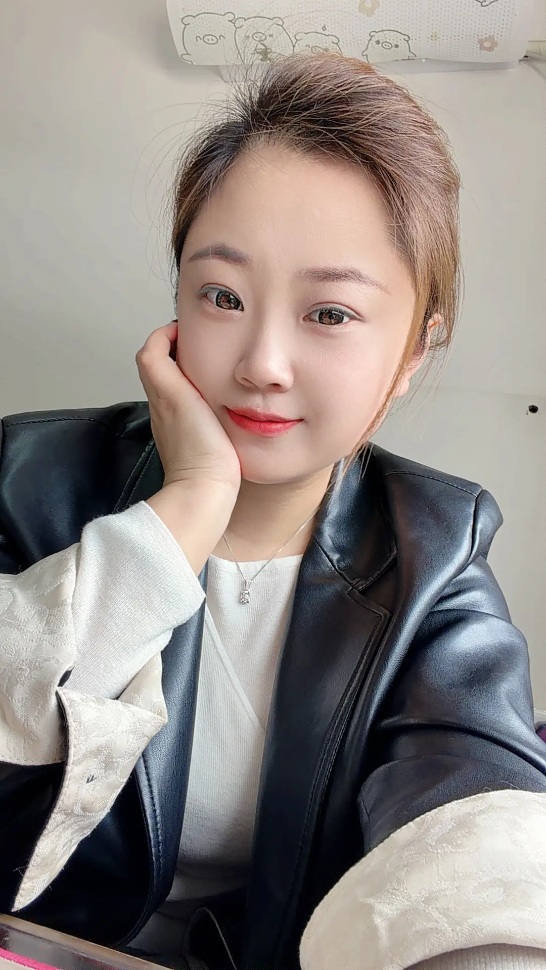 一定要记得别人对你最恶毒的瞬间 那里藏着最真实的底色 不用怀疑 好的一...