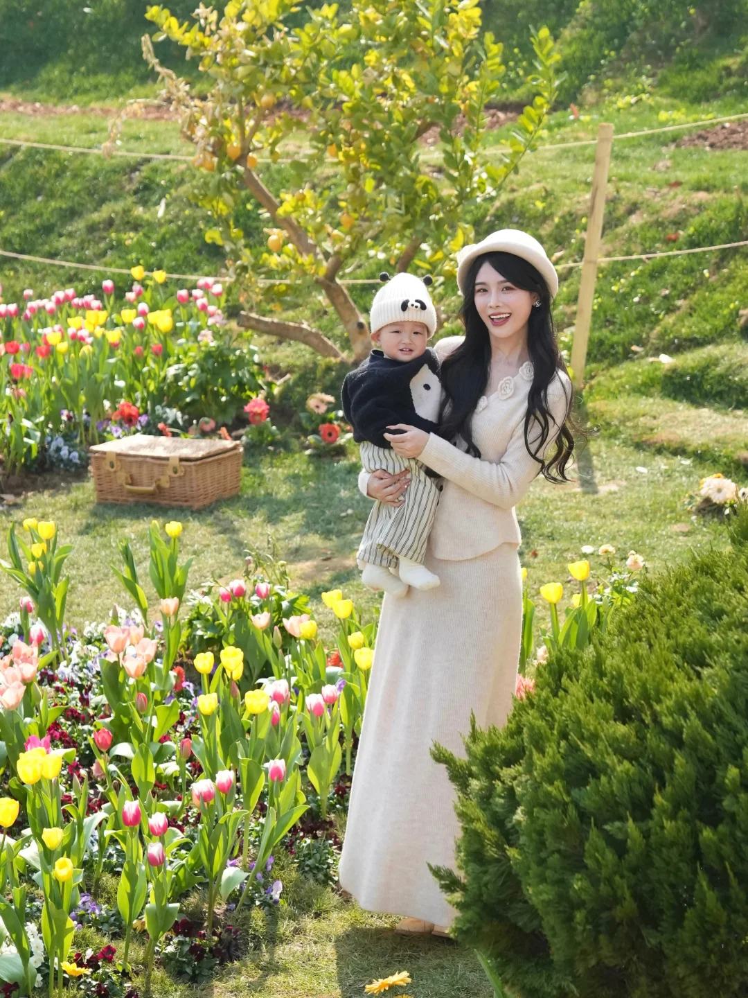 杭州法式庄园🌷在开满郁金香的山坡喂小羊🐑