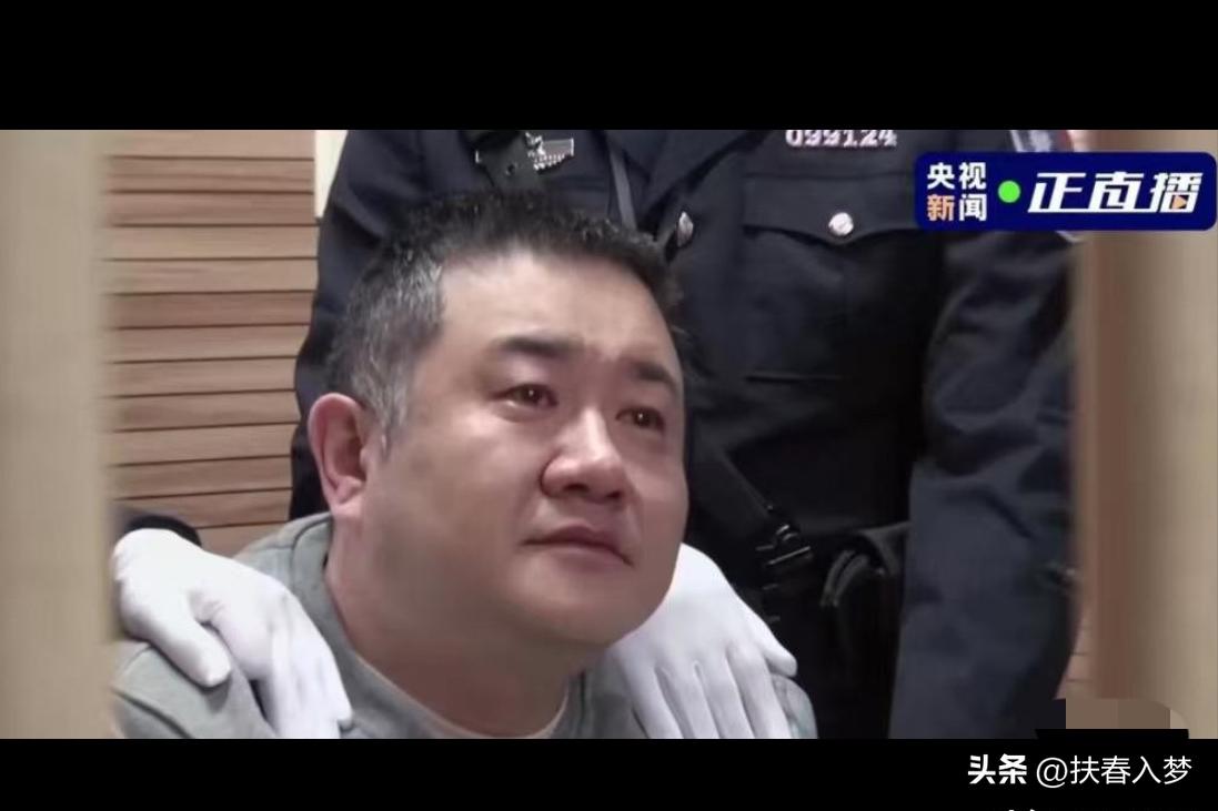 头皮发麻！孙小果案子最吓人的根本不是他行凶有多狠，他妈孙鹤予早就被开除公职，继父