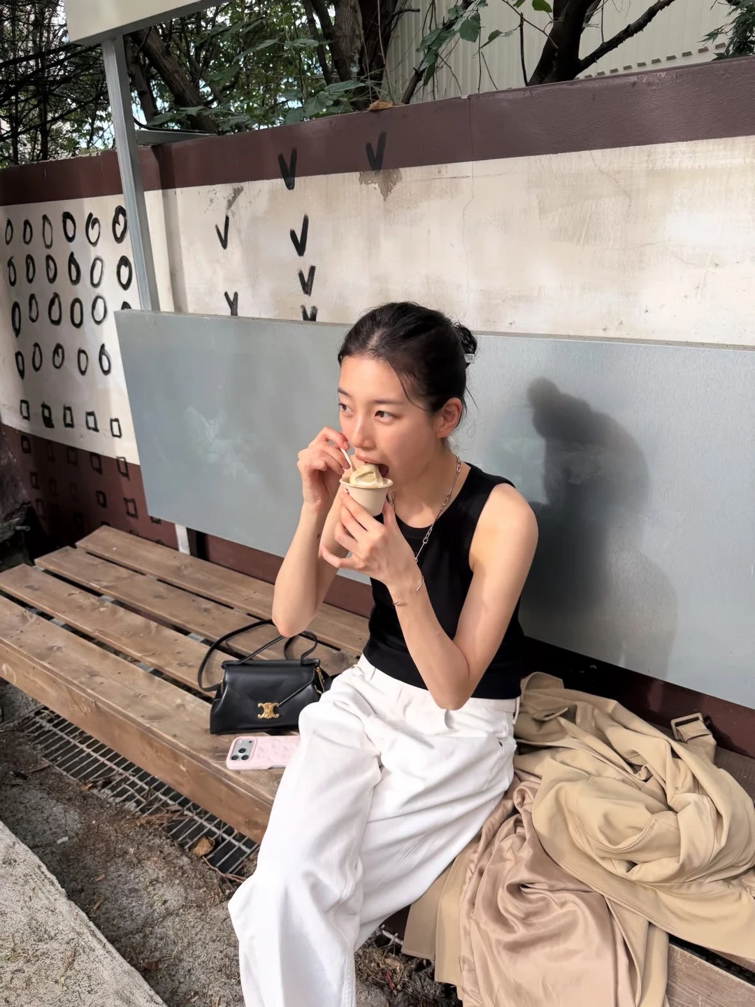秀智今日ins更新，随便拍拍都太美了！ 