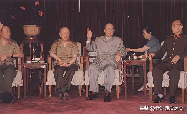 这张1986年的珍贵合影，定格了中国航天与国防科技事业的“定海神针”们。
那时，