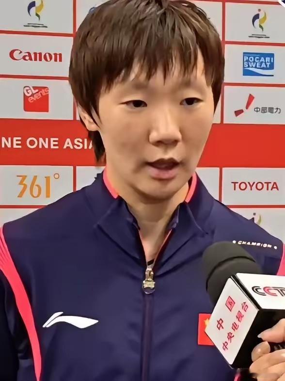 莎莎太好了！女团夺冠采访，曼昱着重感谢了莎莎。她说在局间的时候，莎莎给了她建议，