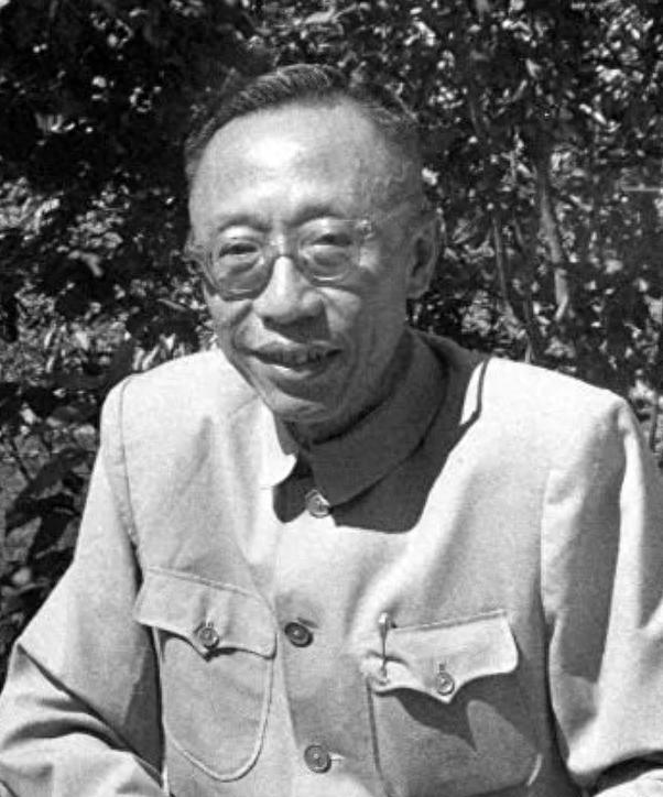1964年溥仪在华清池洗澡时不慎摔倒，沈醉忍不住笑说：白居易早在千年前就提醒过了