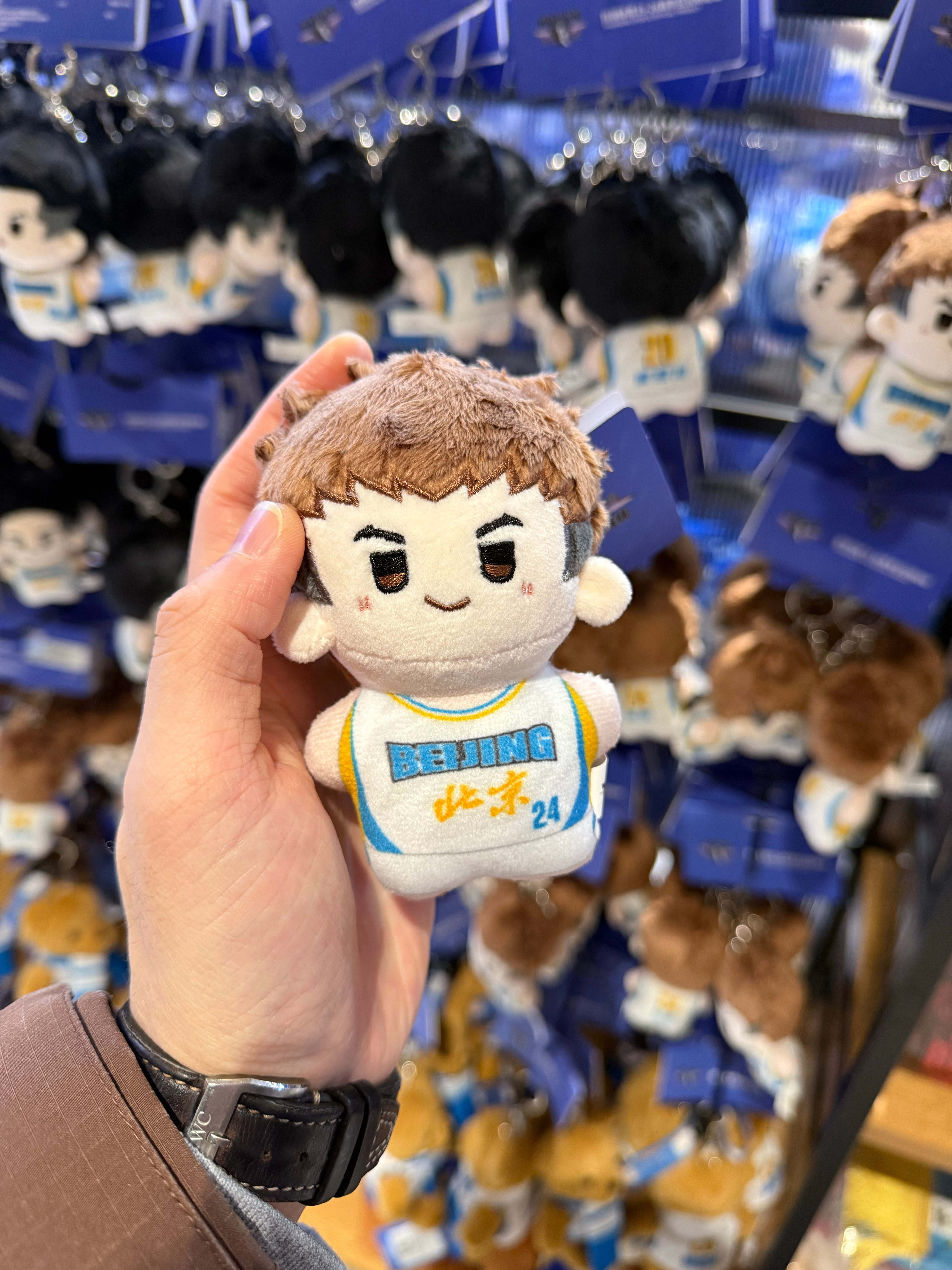 来北京北汽男篮的周边商店逛逛，豆豆眼娃娃上新了cba 北京·首钢冰球馆