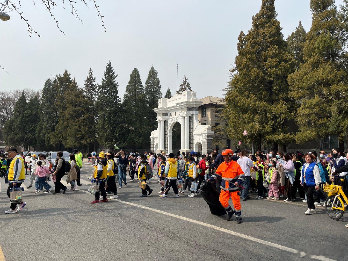 好多人。堪比热门旅游景点[允悲] ​​​