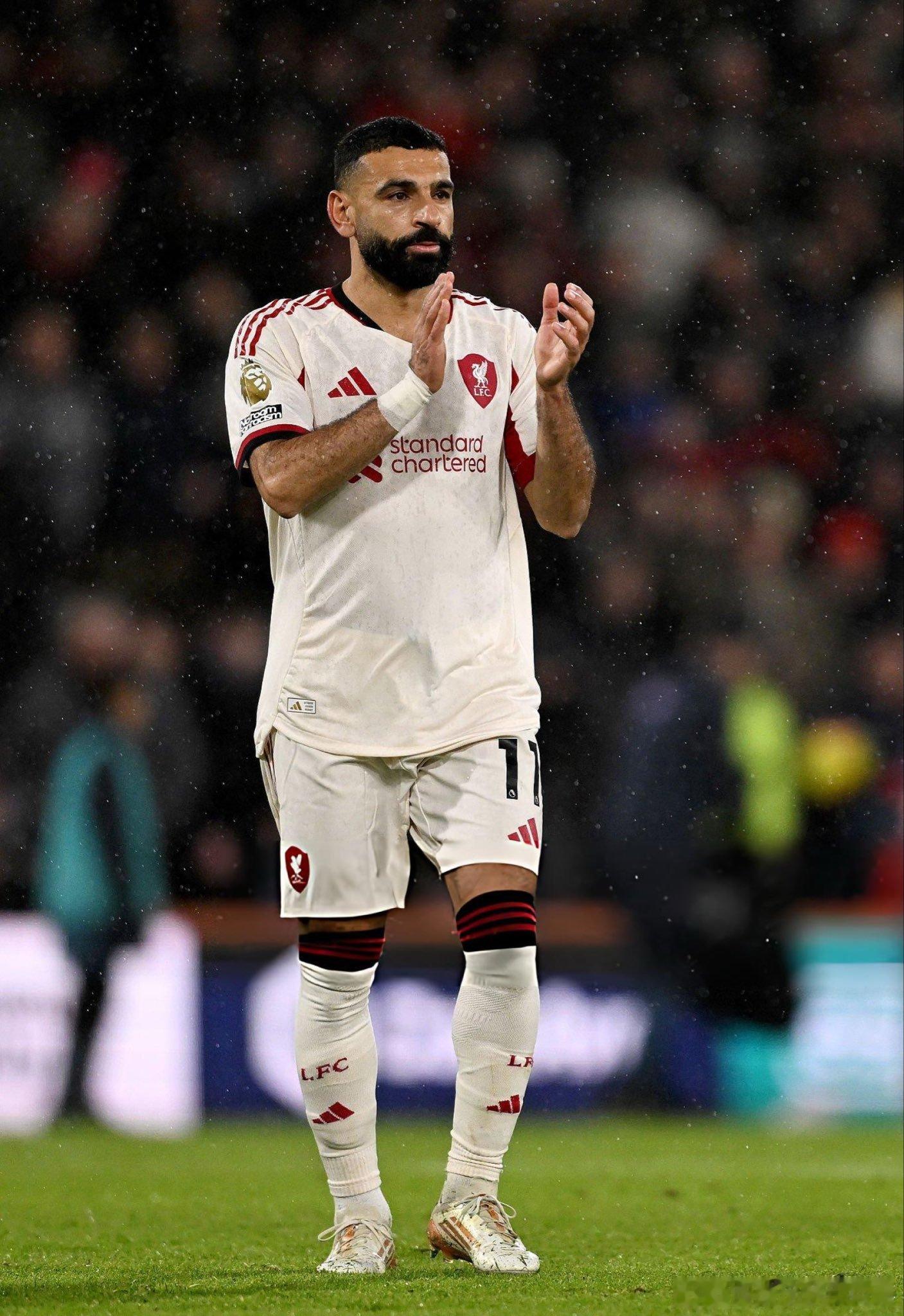 泰晤士报：萨拉赫最近首发的8场英超，利物浦输了7场。他也成为自2012年的库伊特