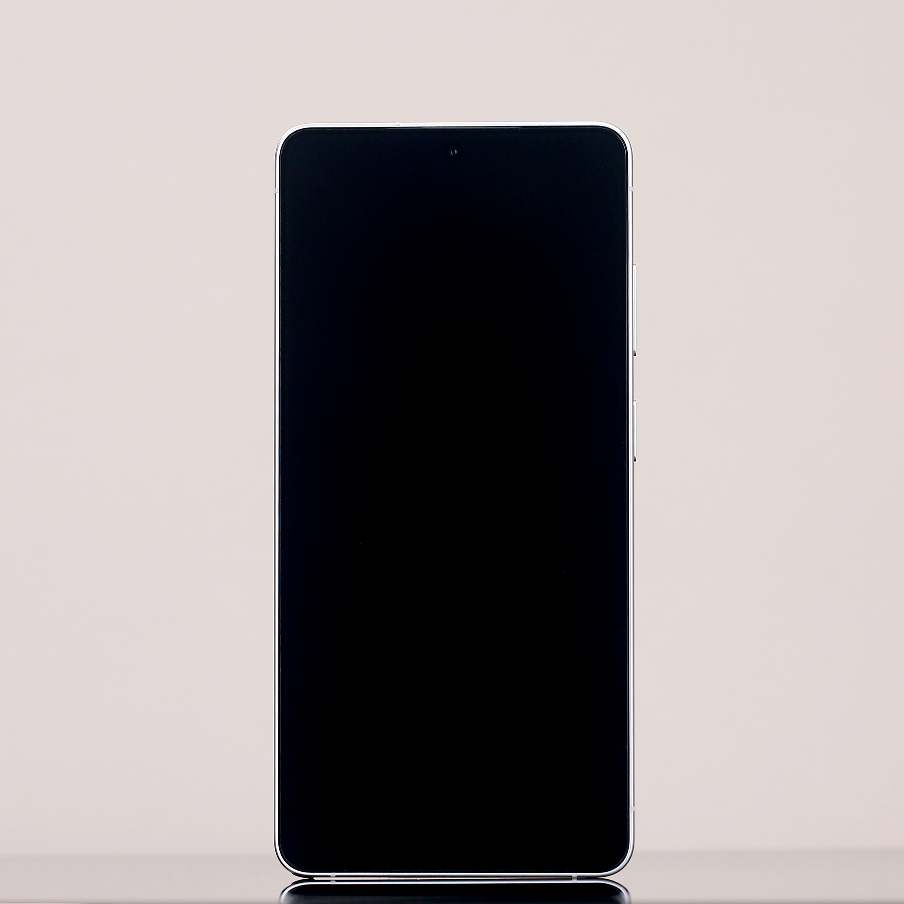 S26Ultra 的防摔壳也准备就绪了，明天跟PET AR 膜一起上架