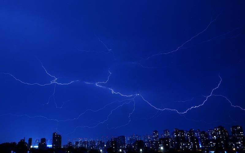 伊朗的无人机技术发展得相当厉害，已经是“异军突起”。
伊朗无人机近年来在各种场合