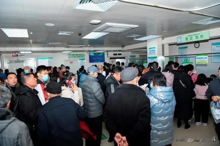 免费医疗是一种医疗卫生政策模式，指公民无需支付费用即可获得基本的医疗服务。

支