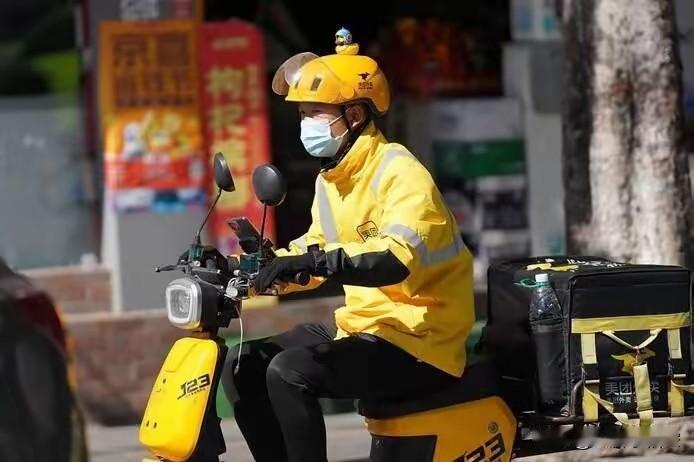 2000 万外卖骑手，被新国标电动车“绊住”了脚步？
在城市的大街小巷，外卖骑手