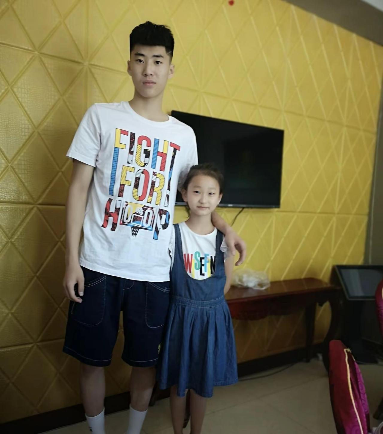 哥，恭喜你选秀第二顺位榜眼进入CBA！！这么多年来的努力都没有白费！最后我还是希