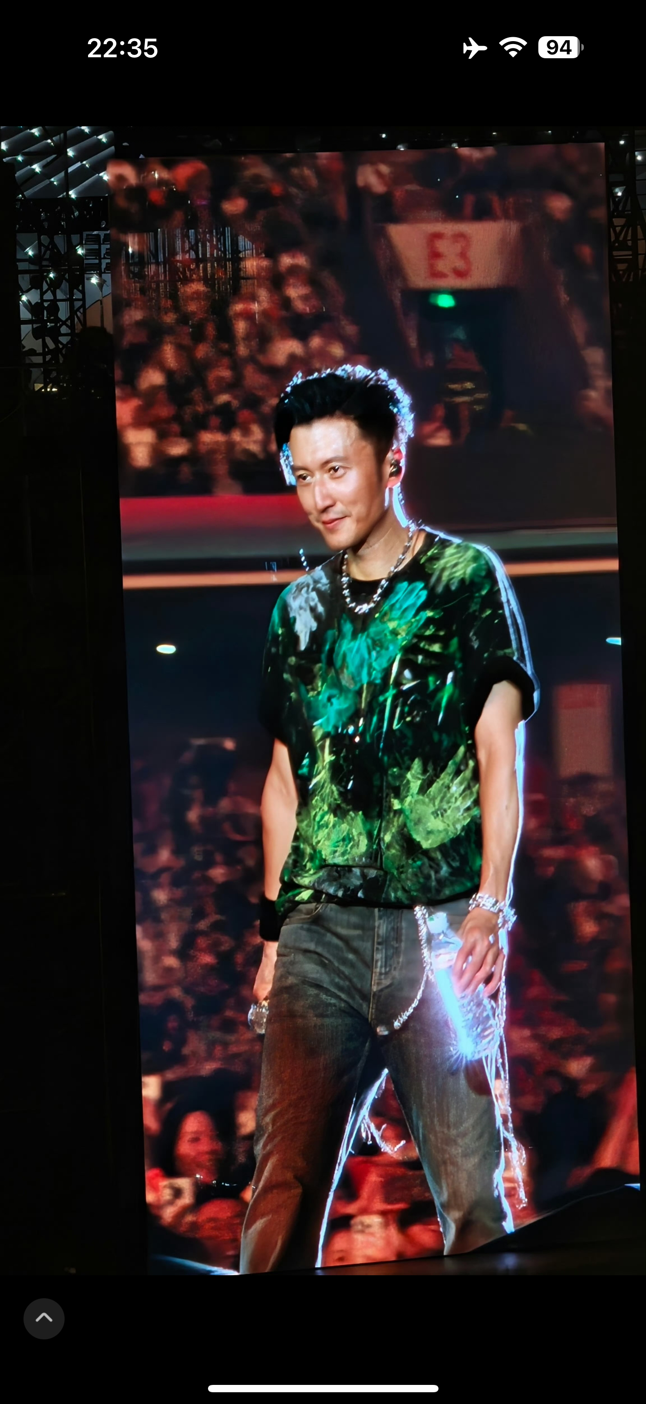 谢霆锋演唱会演绎Tiffany HardWear系列珠宝，更惊喜的是演唱经典歌曲