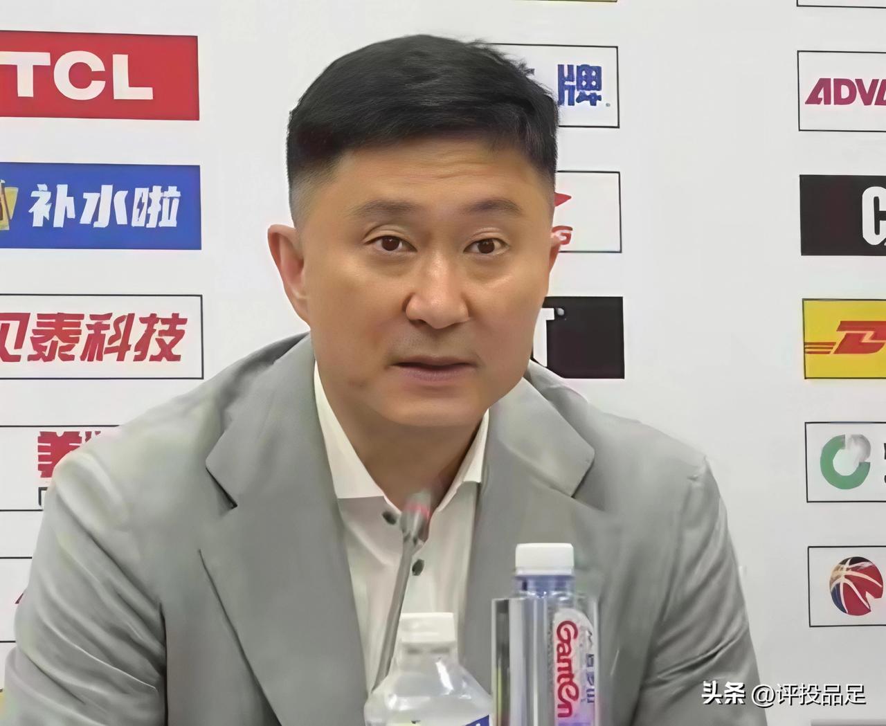 昨晚广东宏远战胜江苏队只用了9人轮换，12人大名单中有3人没有出场。不太明白！