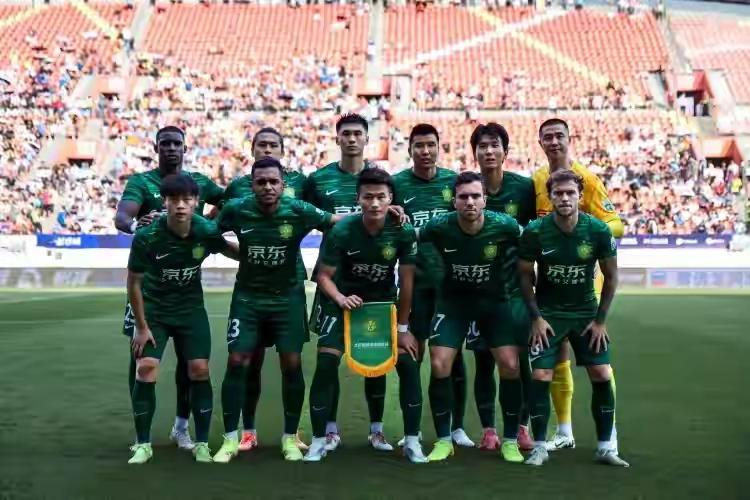 12月6日中国足球的一场大戏，足协杯决赛就将开打了。北京国安与河南建业两个球队硬