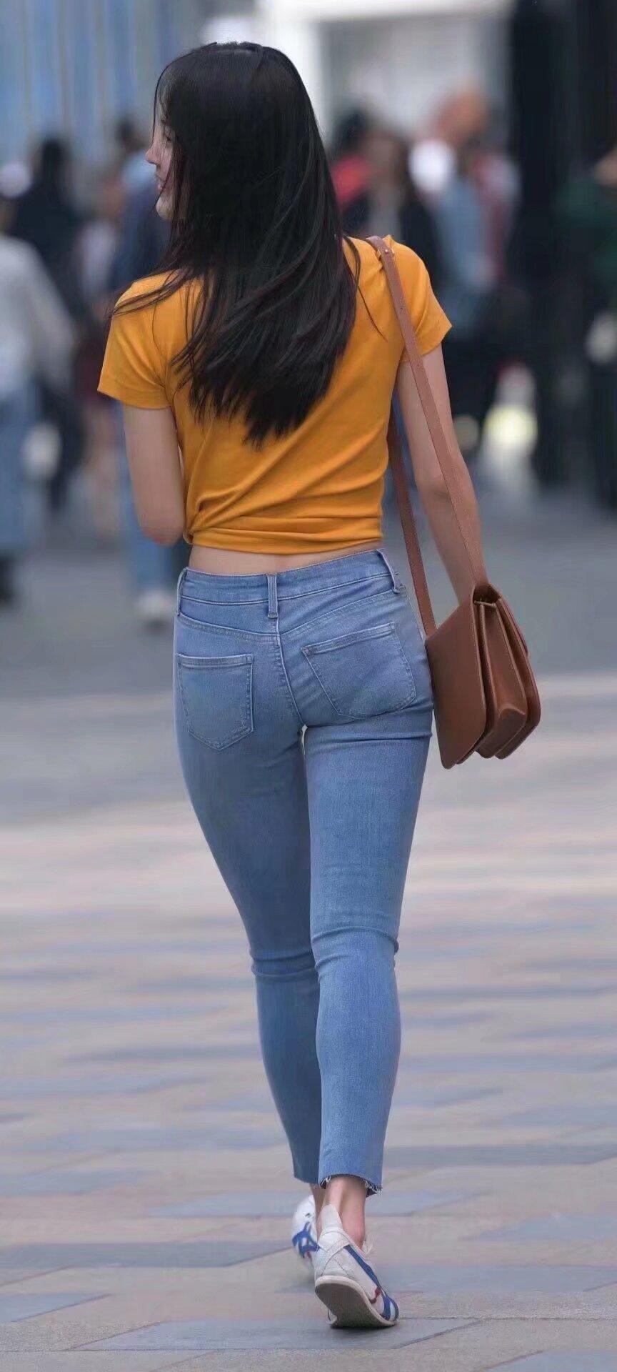 一生至少该有一次，为了某人而忘记自己，不求有结果，不求同行，不求拥有曾经，甚至不