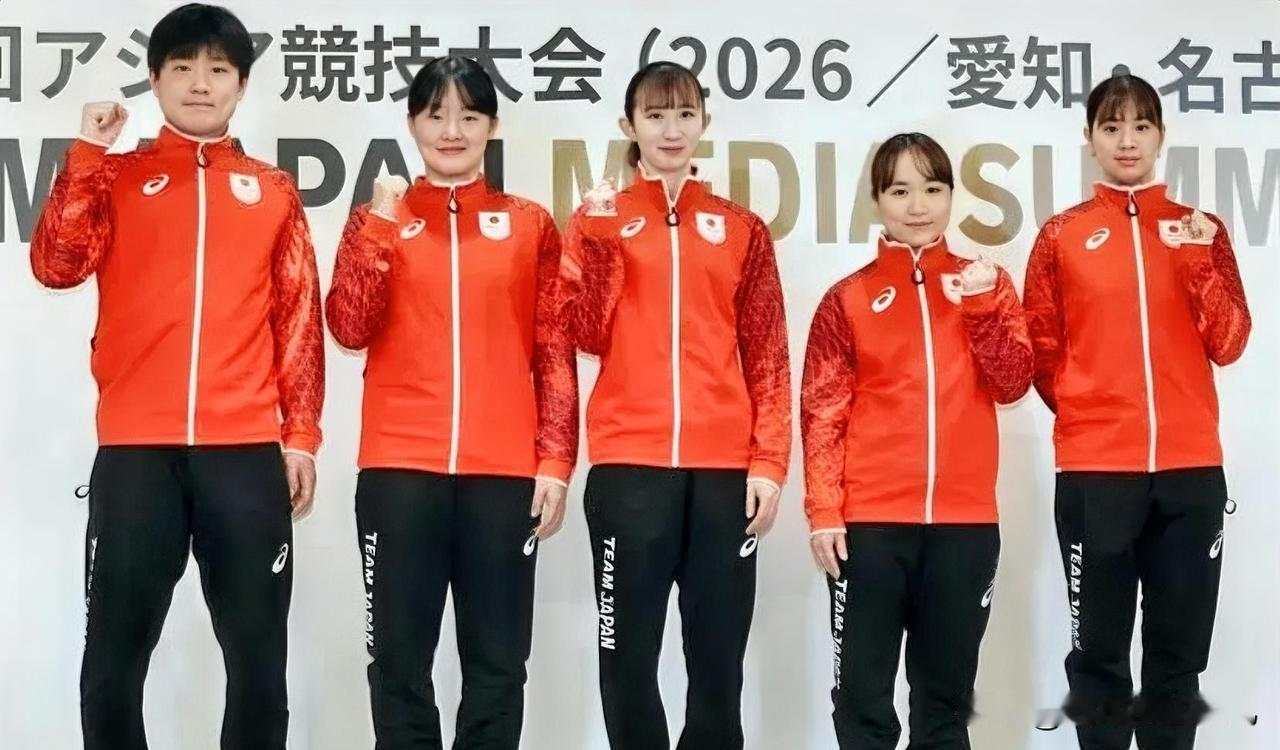 张本智和说，拿金牌必须赢中国队。这话没错，但他似乎忘了，这些年日本男队早把“主场