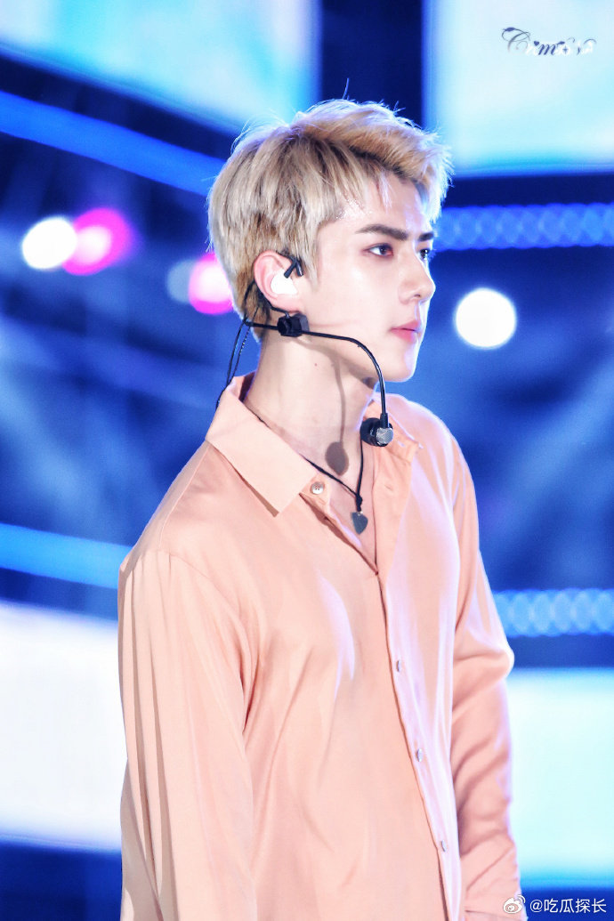 刘浩存站姐发的吴世勋 刘浩存站姐发的吴世勋，我的天！今夕是何年啊 刘浩存站姐发了