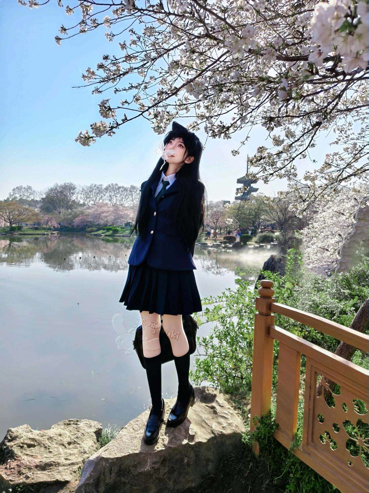 “我叫工藤新一，是樱花班的”新兰永恒毛利兰cos