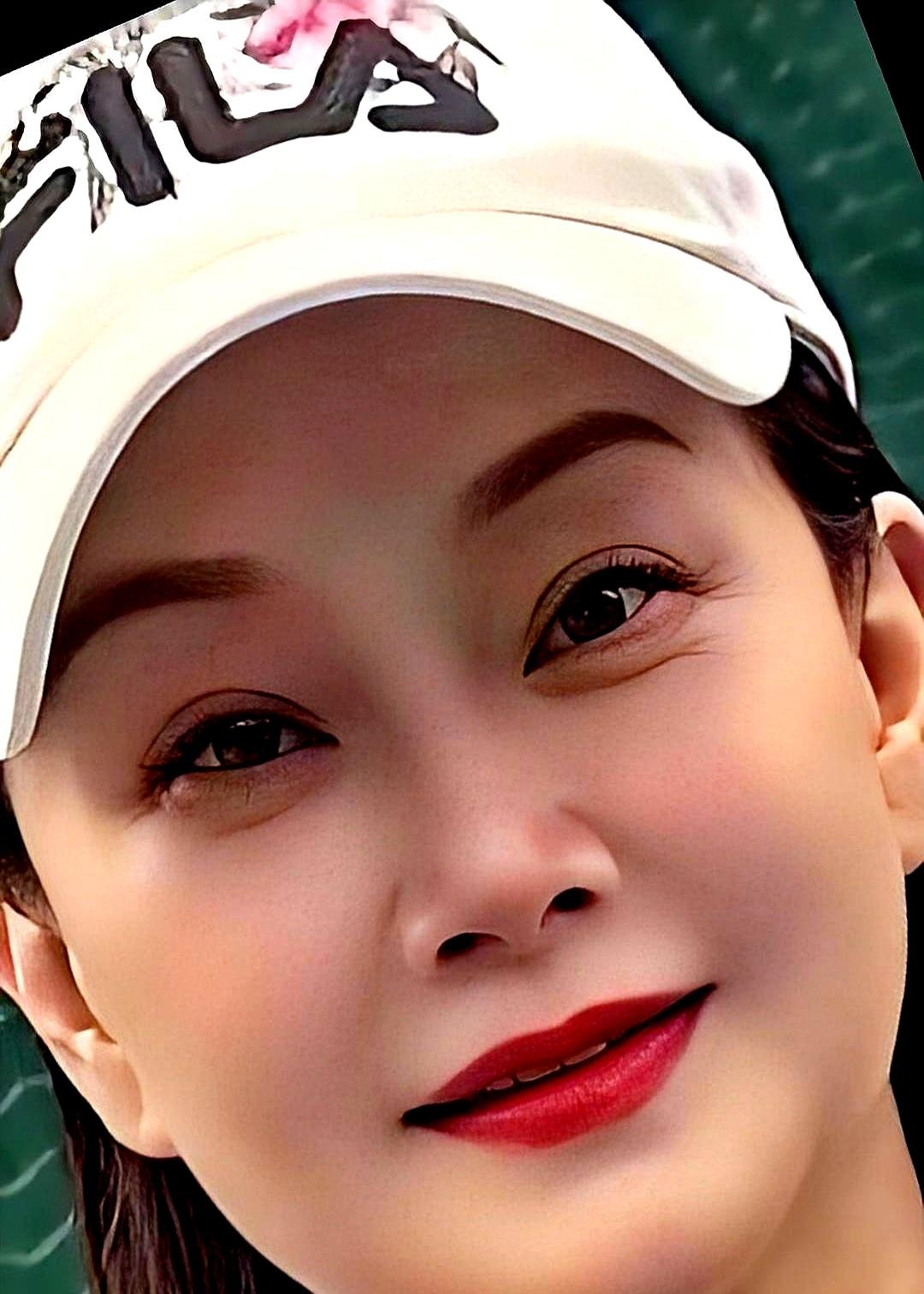 别再说宋祖英“退隐”了，人家是自己把70%的演出给推了，转身去当老师了。这不叫下