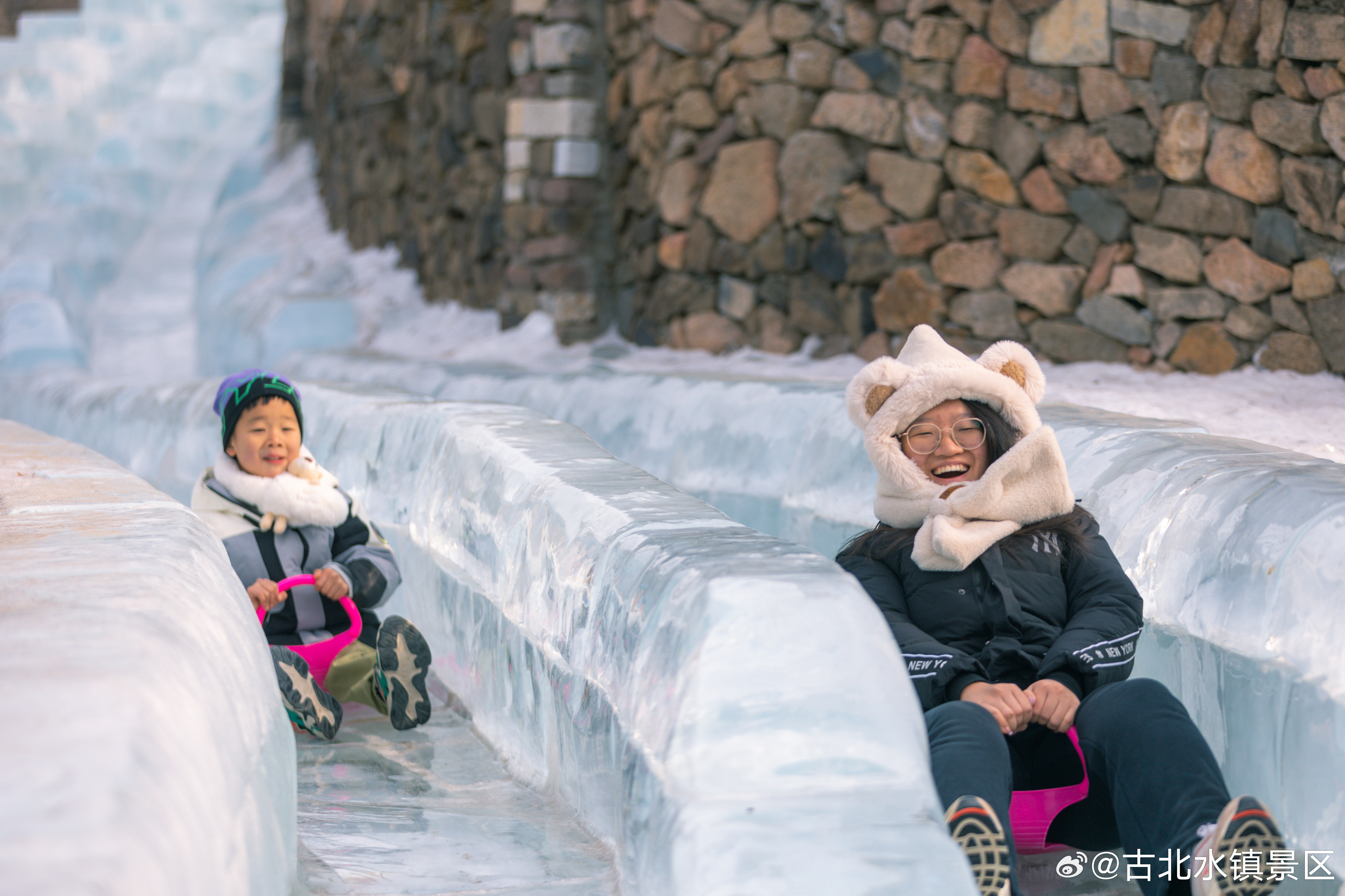 别急着奔跑，先给自己一个微笑世界正等着和温柔的你相遇早安，宝子们～#古北水镇# 