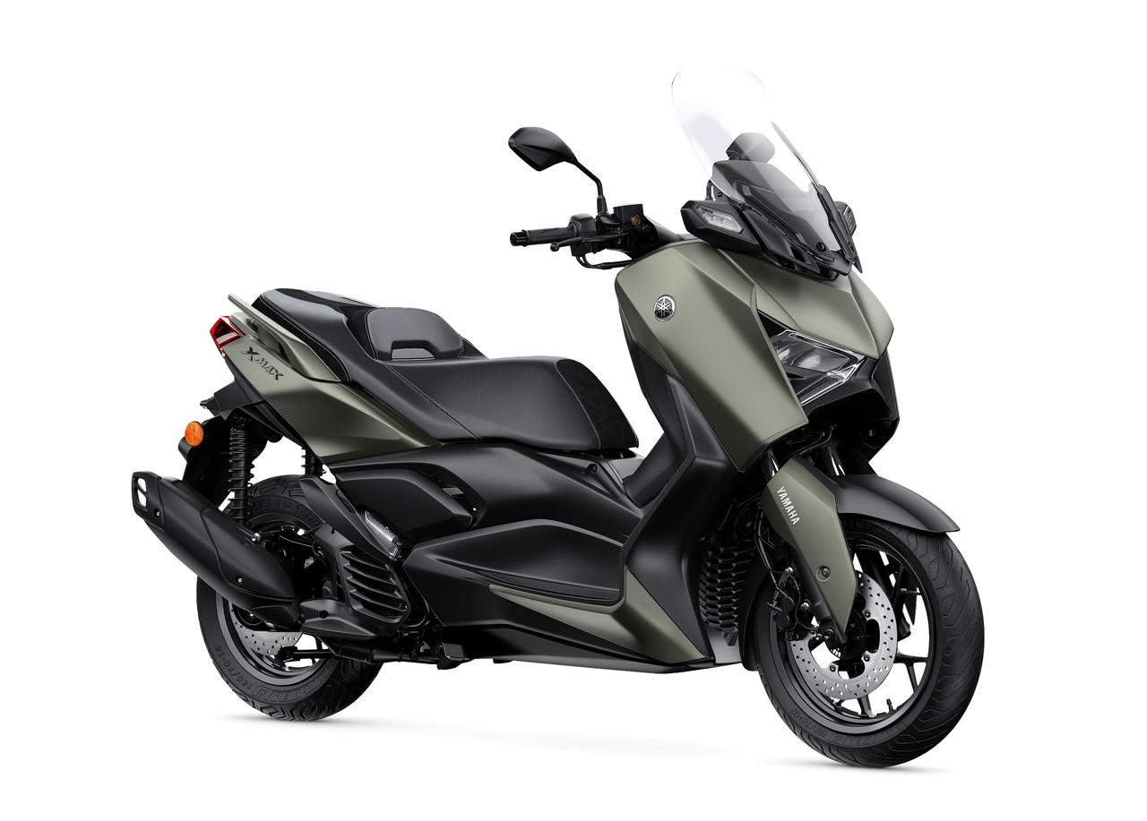 一切照旧的 2027 XMAX 125、XMAX300 标准款

十月 23 日