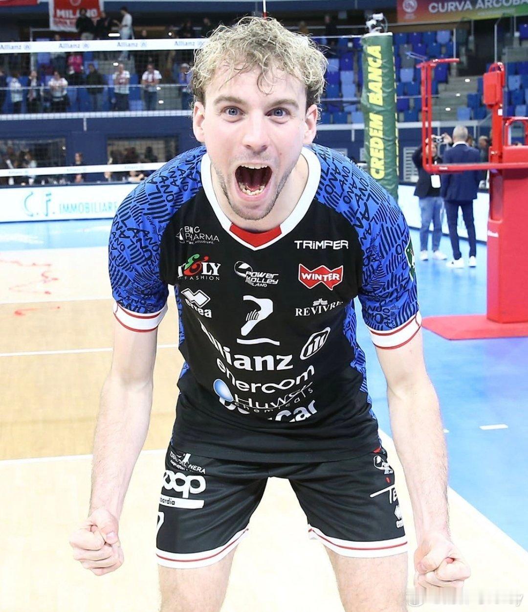 22岁的比利时接应，在意超米兰对阵希斯特纳比赛中发出7记ace砍下19分，帮助球