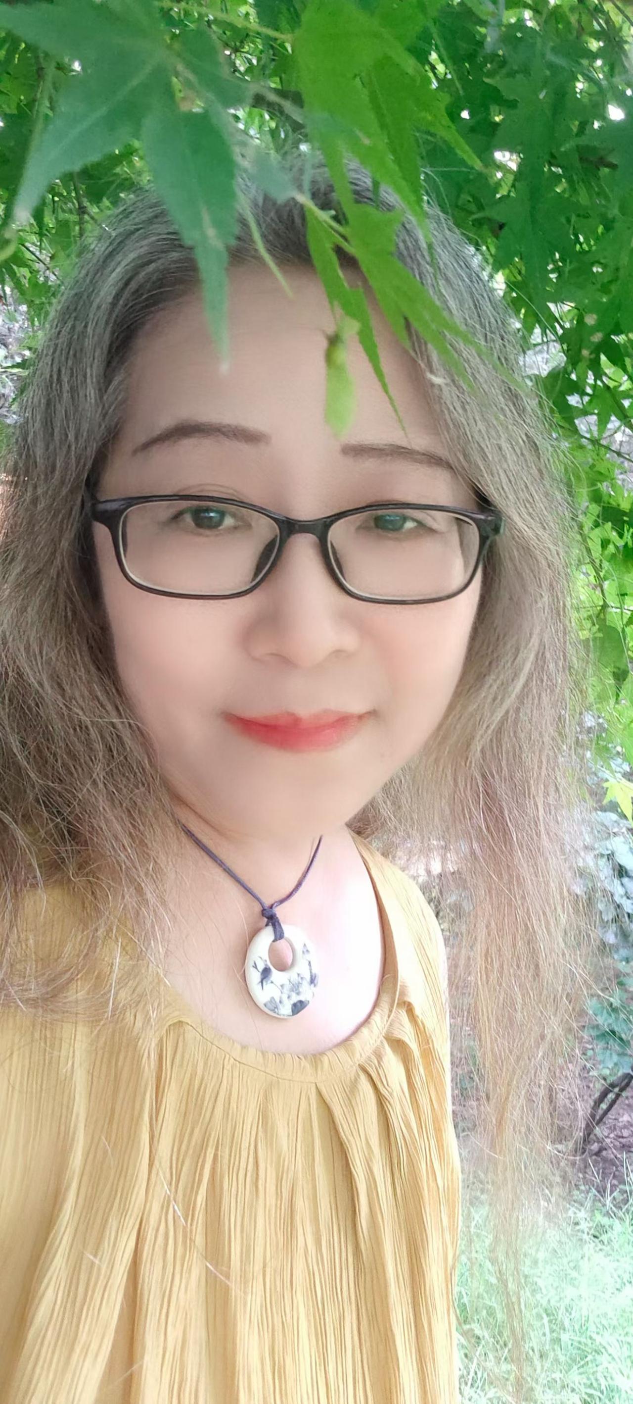 处暑，处暑
应该是暑气渐收才是
如今却是愈演愈烈的架势了
仿佛要将最后一缕热浪都
