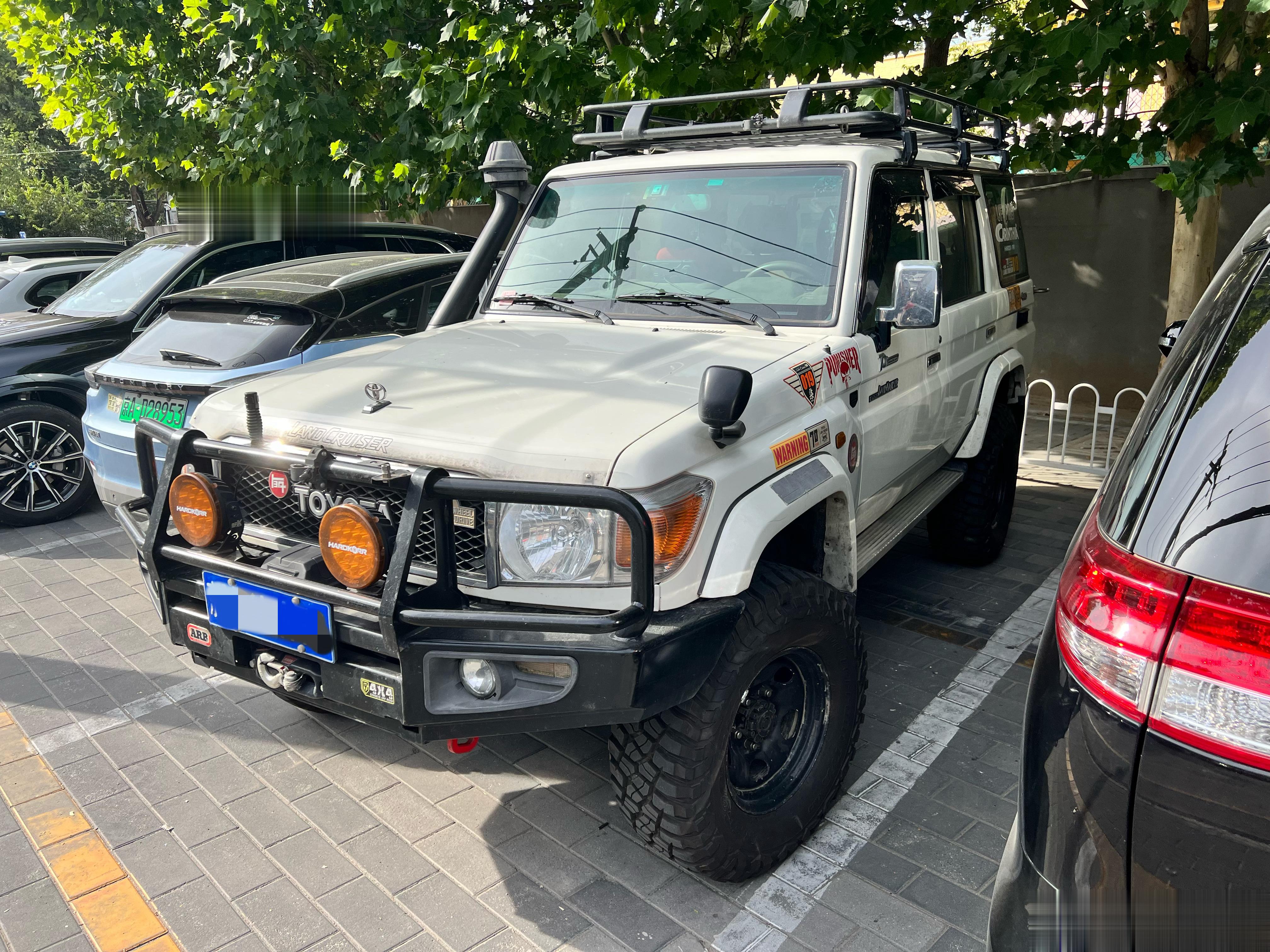 配了百路驰KM3大泥巴胎的76，看起来真帅啊……#妇科聊汽车常识##越野# ​​