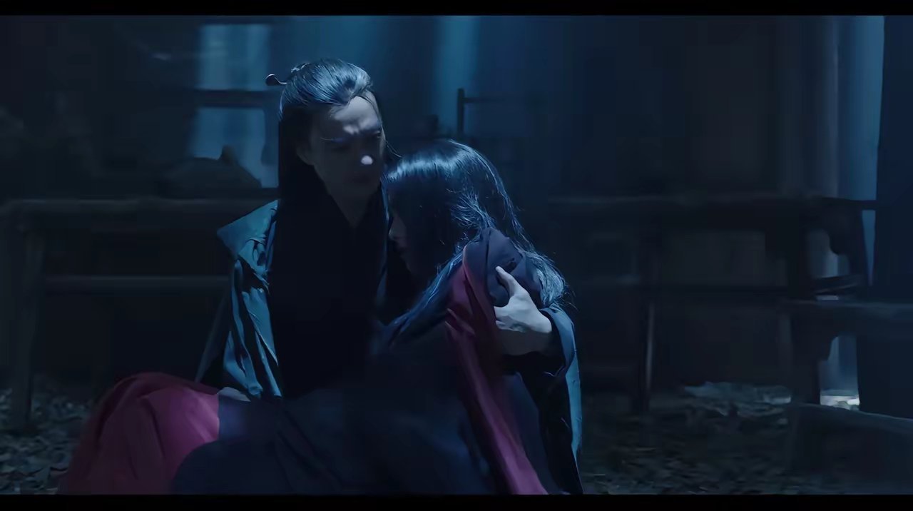 《新射雕》黄药师和梅超风这个抱法，他俩之间怕是有一腿。黄药师的师徒伦常，随着梅超