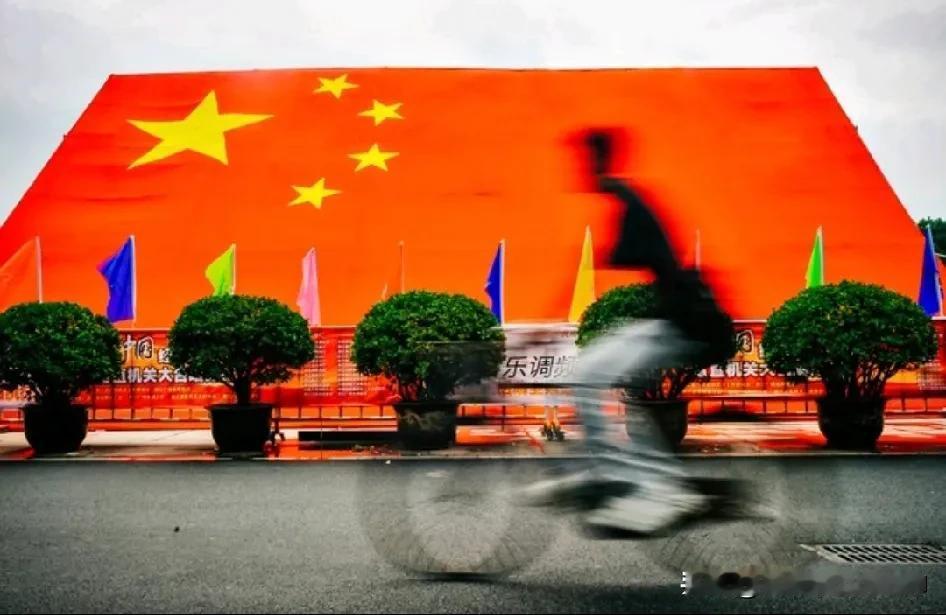 文明执法，以人为本，给人活路。相互尊重，互相理解，彰显执法者的人性和素质，体现底