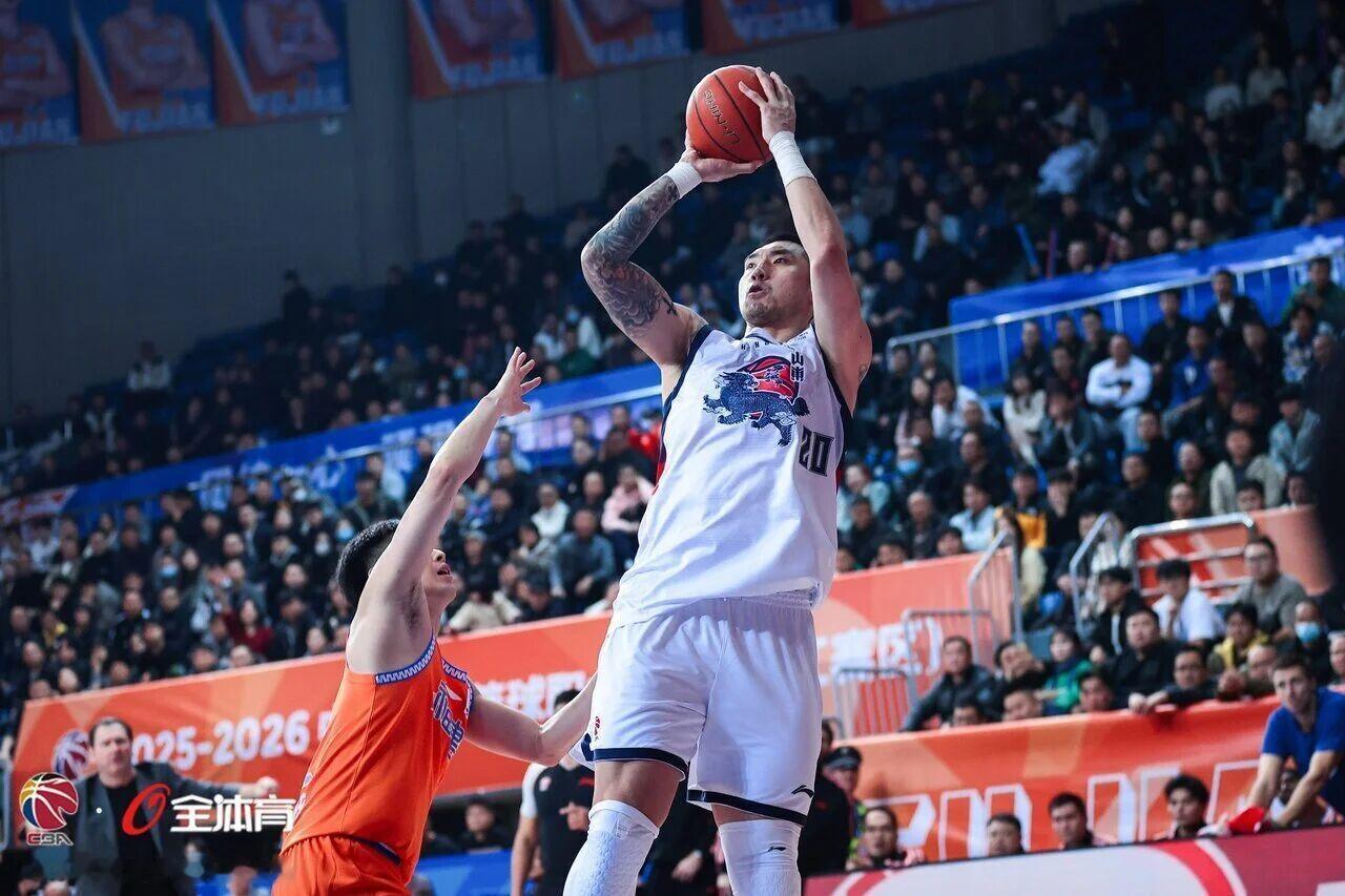 陶汉林在对阵福建的比赛里拿到19分10篮板，这是他2023-24赛季后的第一次两