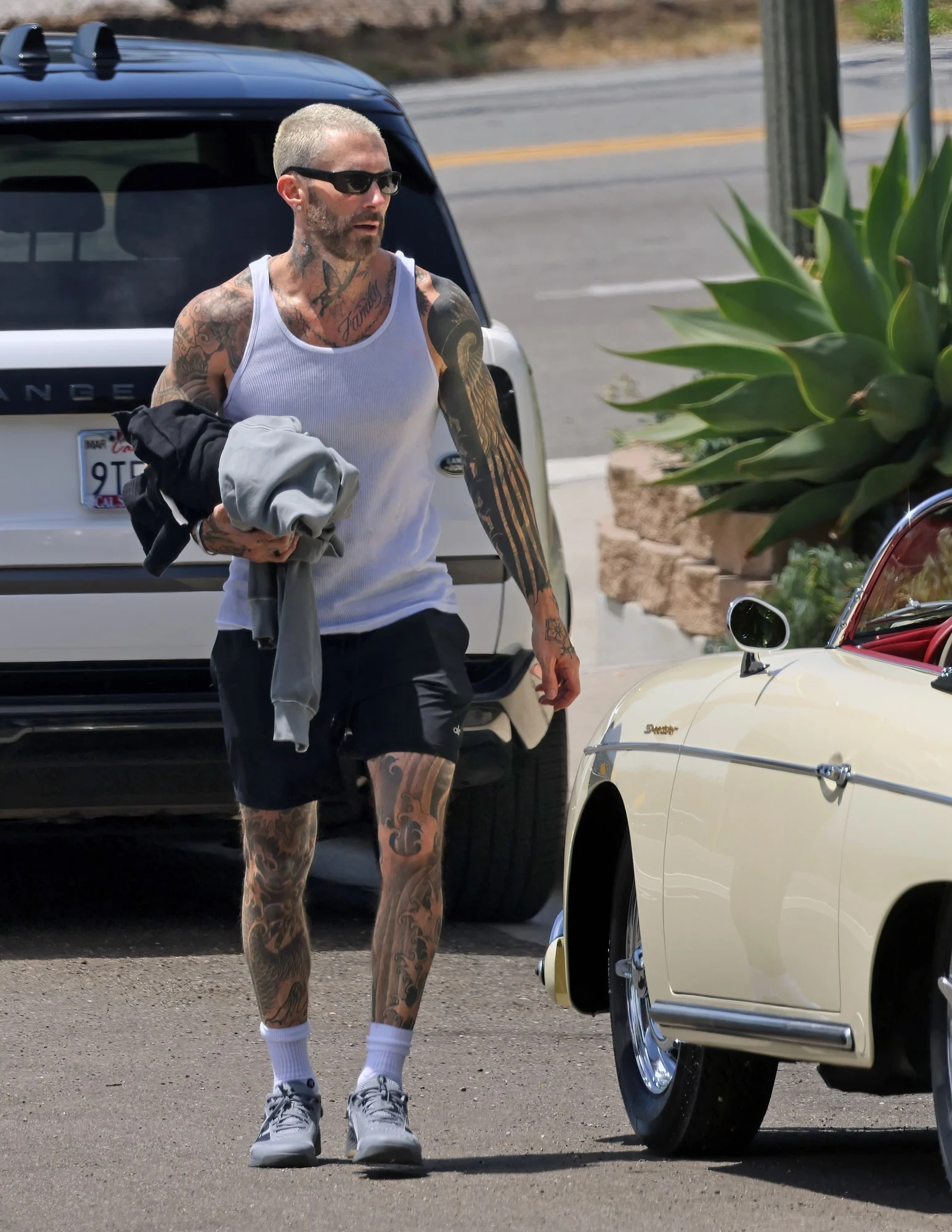 Adam Levine 25日加州外出Montecito健身 