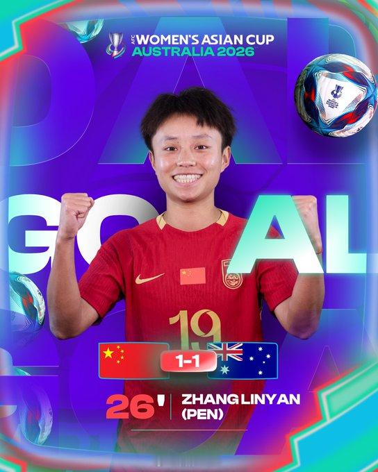 中国女足vs澳大利亚女足 半场1-1还行，裁判不但不黑，还挺好骗的。澳大利亚的防