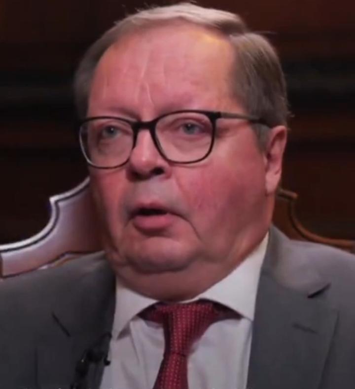 俄罗斯在关键时刻，还是挺能扛事的，针对伊朗被打的事情，俄罗斯驻英国大使安德烈·克