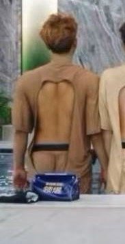 差点以为黄子韬没穿裤子黄子韬和衣服撞色 我服了的 