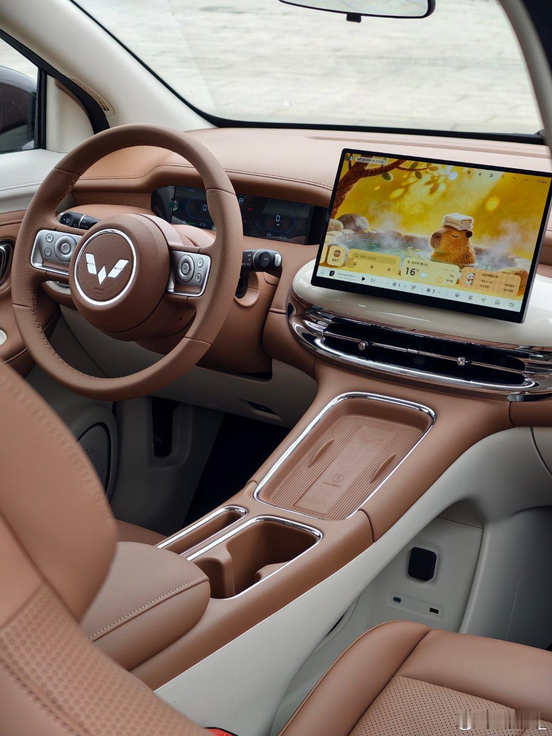 今儿开了开可爱的缤果Pro这小颜值，咱就不多说了昂聊几个这台车的小细节前备箱有了