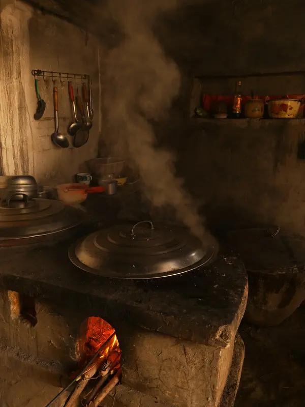 瑞安“传家锅”突然走红，这热度来得猝不及防。这锅曾因价廉物美畅销温州，后来因成本