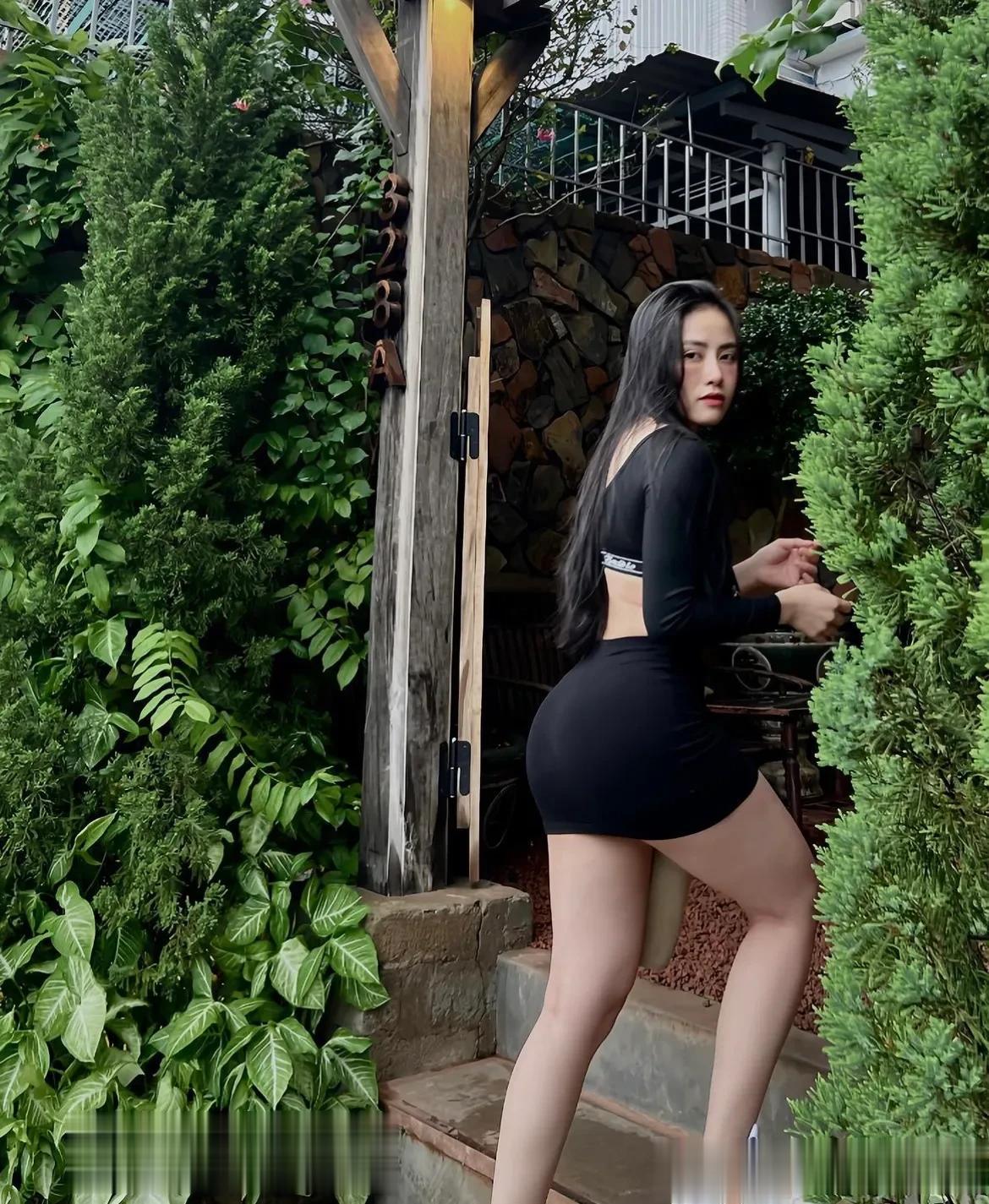 越南岘港市区，现在开了不少咖啡吧，一些特别有意思的小咖啡吧隐藏在城市的各种小巷子