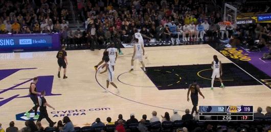 拉拉维亚今天真神了，东契奇甩锅球给拉拉，三分压哨！奇兵拉拉维亚灰熊vs湖人全网热