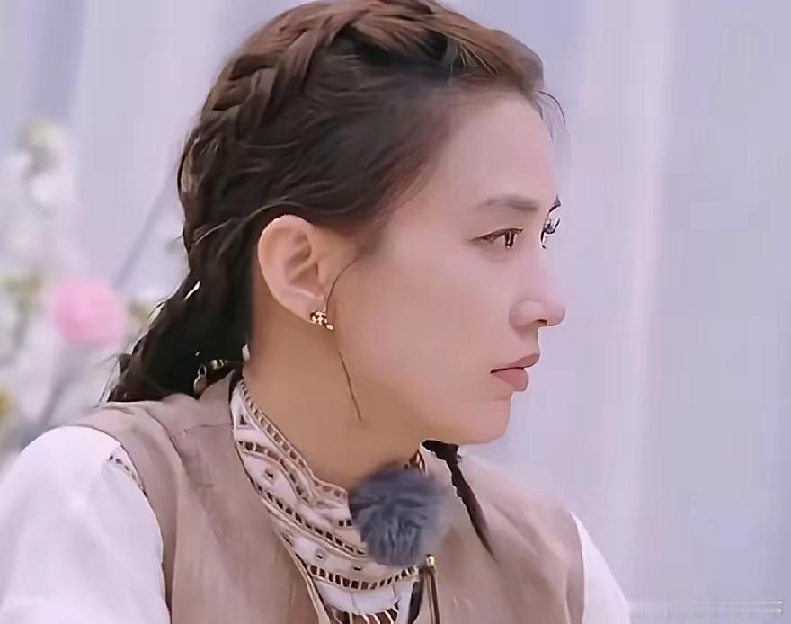 终于知道黄圣依为什么离婚后还能那么向往婚姻了当然不是因为她被爱过也不是要做给杨子