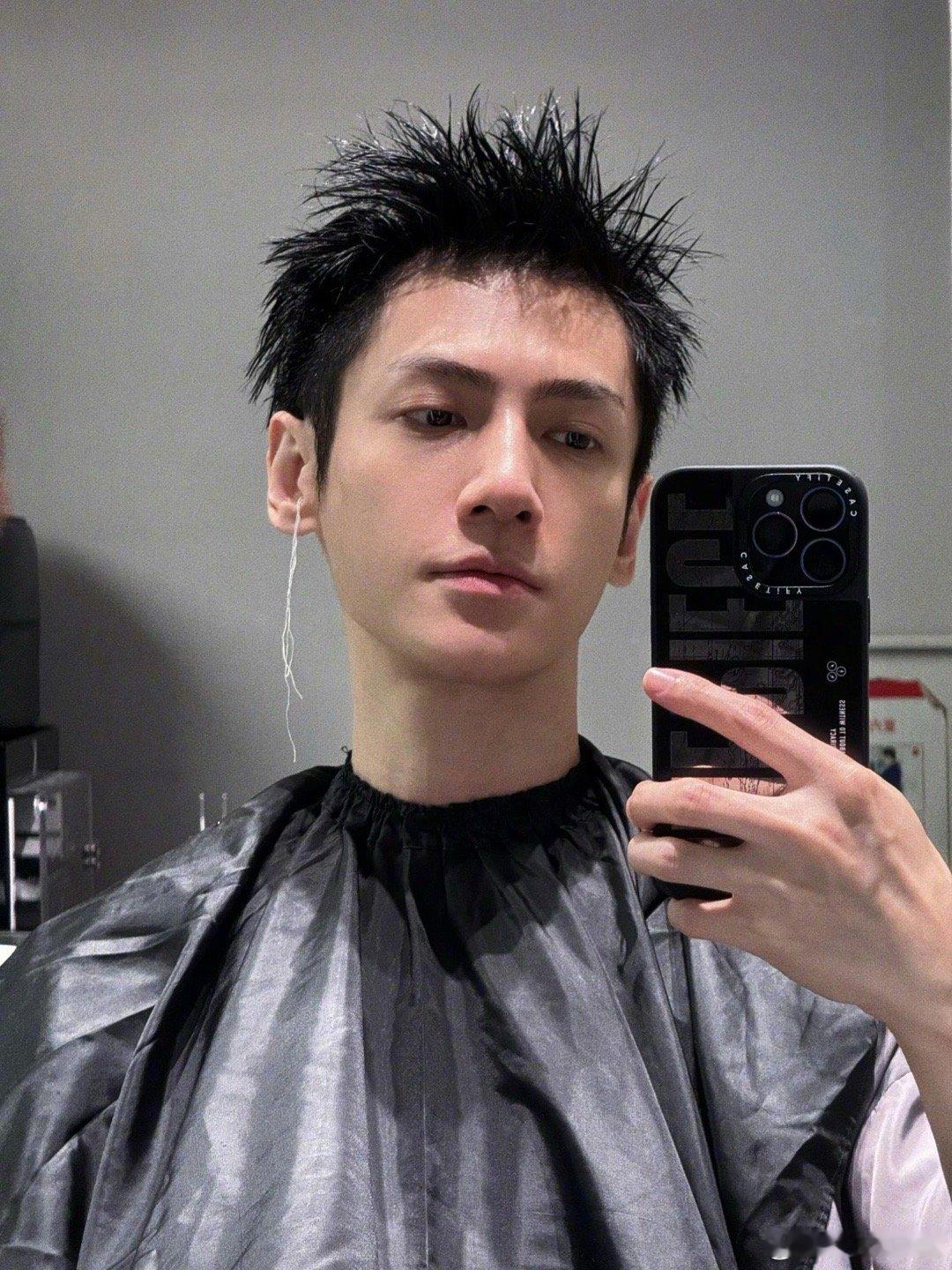 齐思哲，一个让罗云熙留了一年多短发的男人！不简单啊不简单