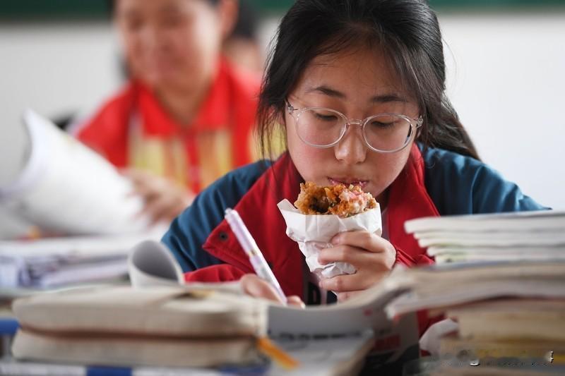 高三复习期中成绩这个样子可以吗
语文   119
数学    60
英语    