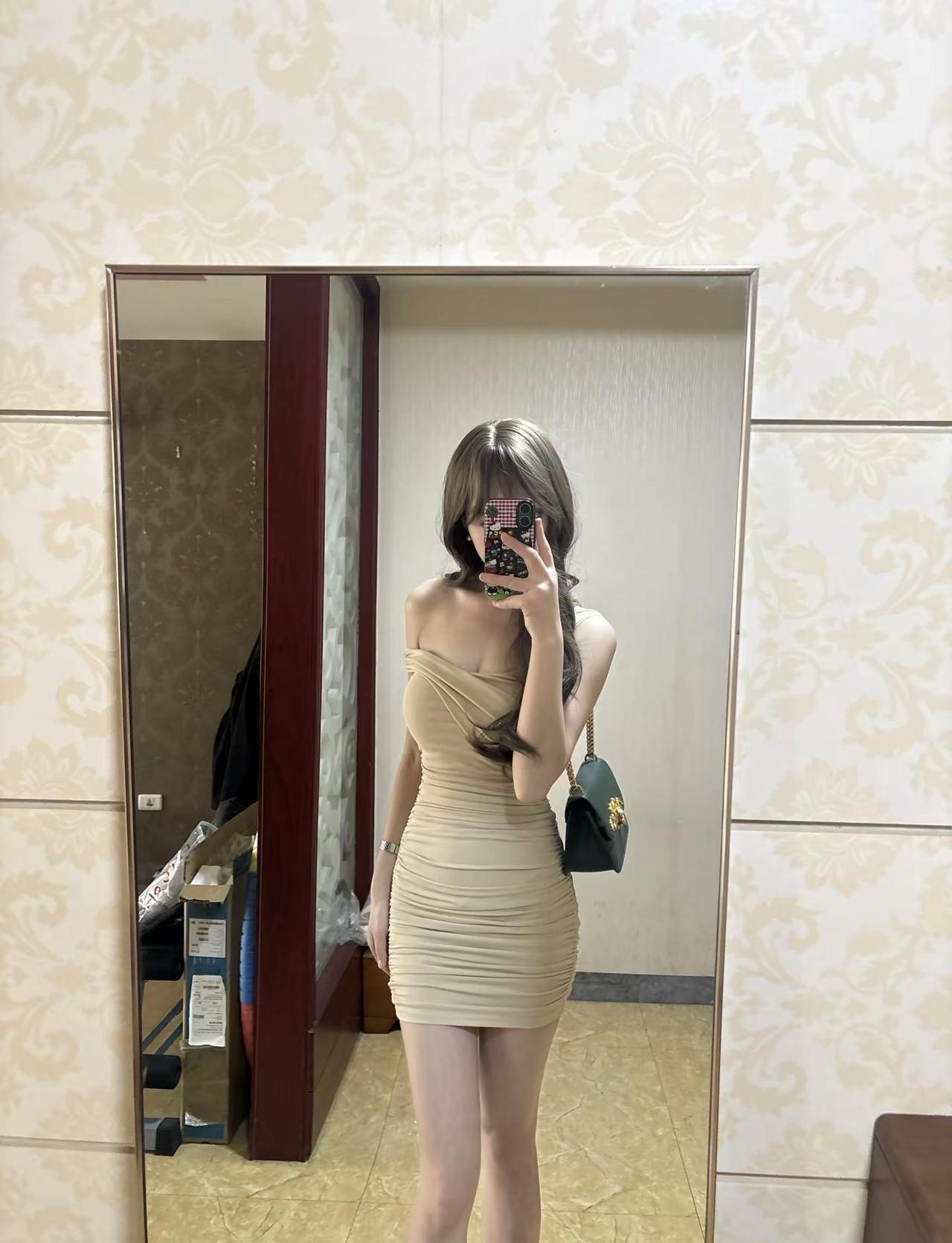 喜欢 爱穿对镜拍穿搭 穿搭的尽头是姐姐