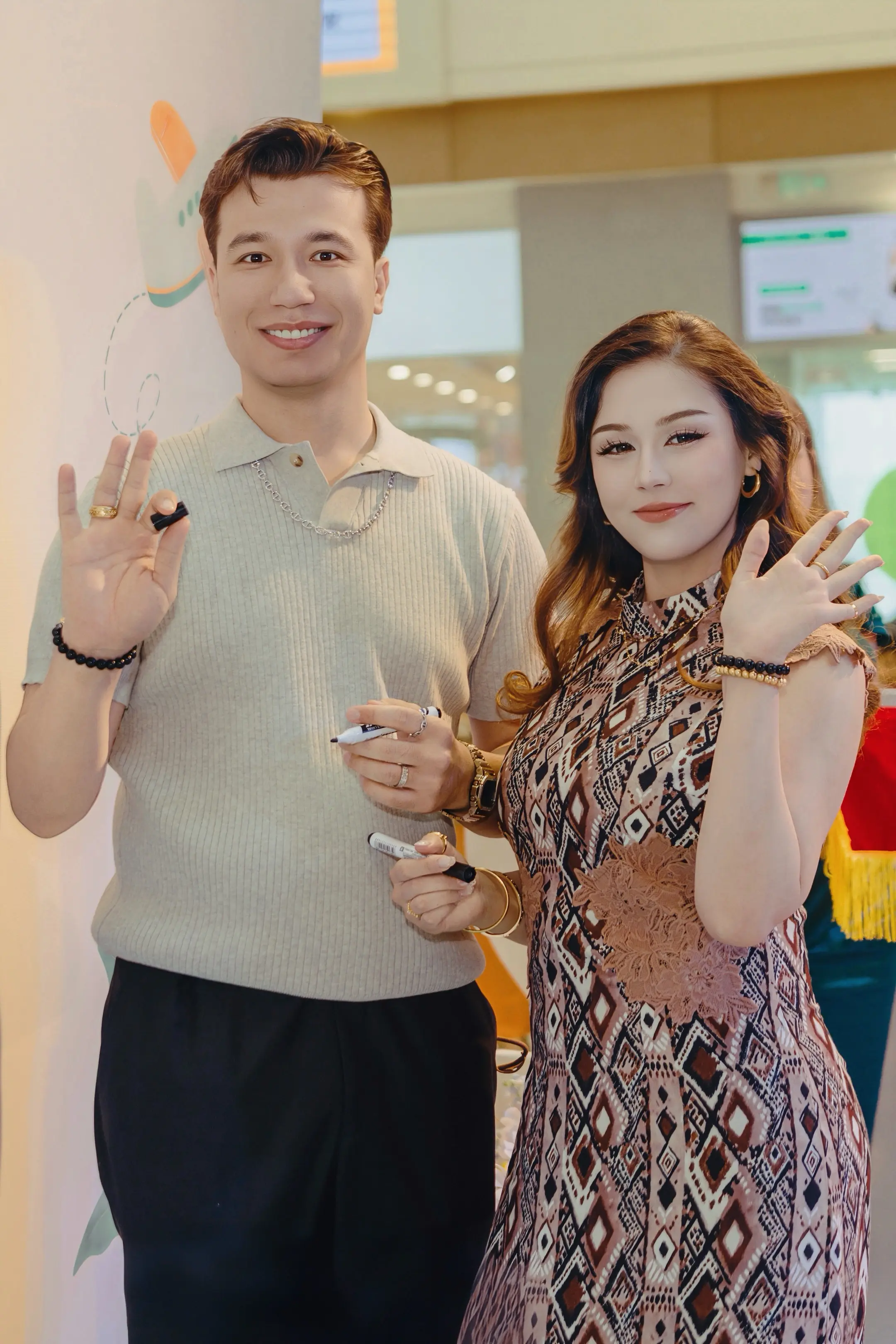 两人行慢慢变成三人行～