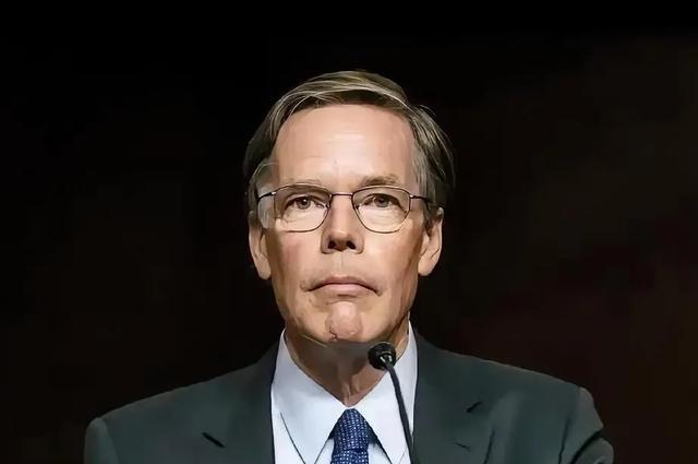 美国驻华前大使伯恩斯说，“中国是可敬的对手，中国已经不是美国两党所认为的缺乏创新